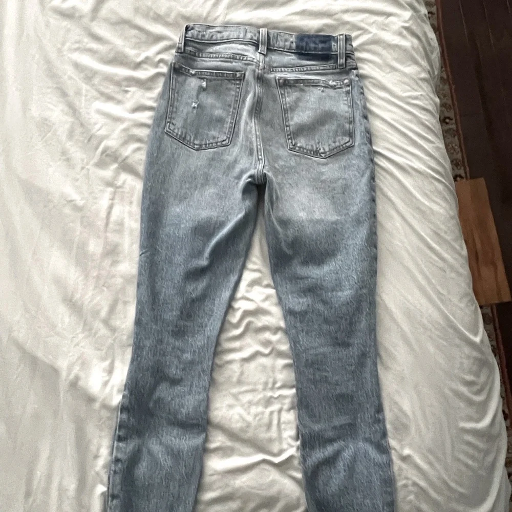 Abercrombie & Fitch “The skinny high rise” distressed jeans - Picture 1 of 2